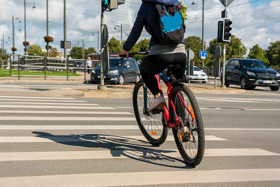 Bicyclist-at-intersection
